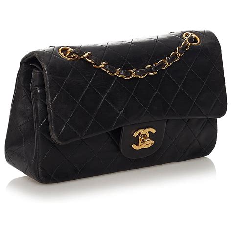 borsa classica con patta chanel|Borse Chanel: i prezzi e 6 modelli iconici .